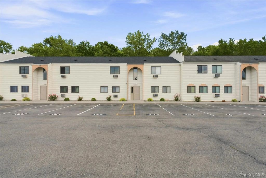 21 Scarborough Lane # B, Wappingers Falls