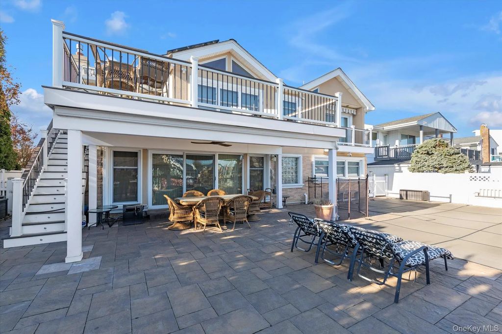 2072 Legion Street, Bellmore