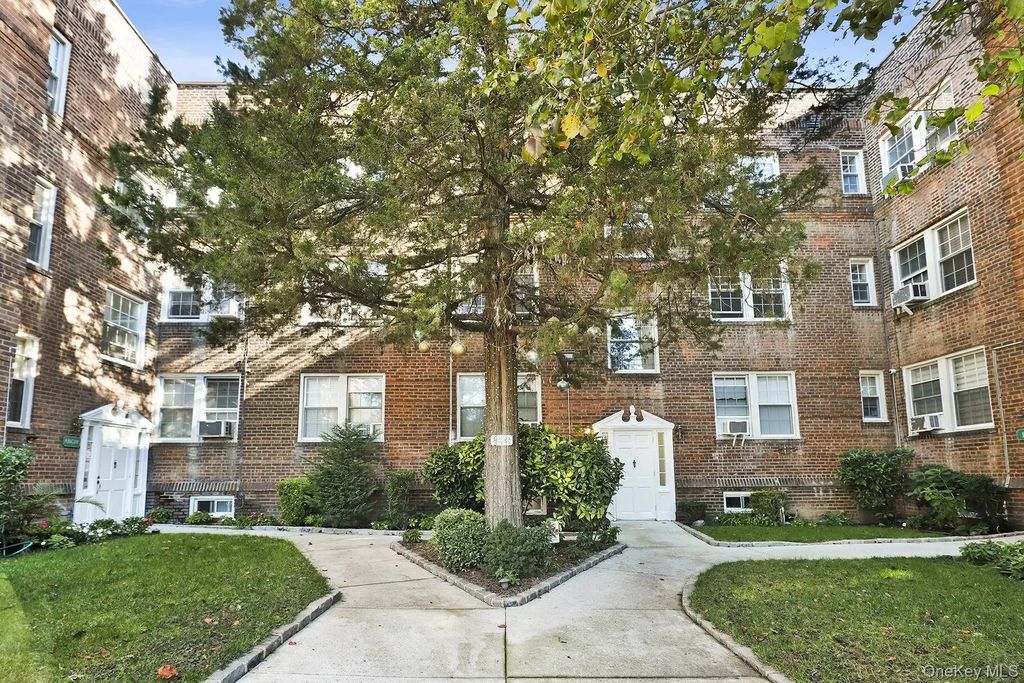 1 Ash Place # 2l, Great Neck Plaza
