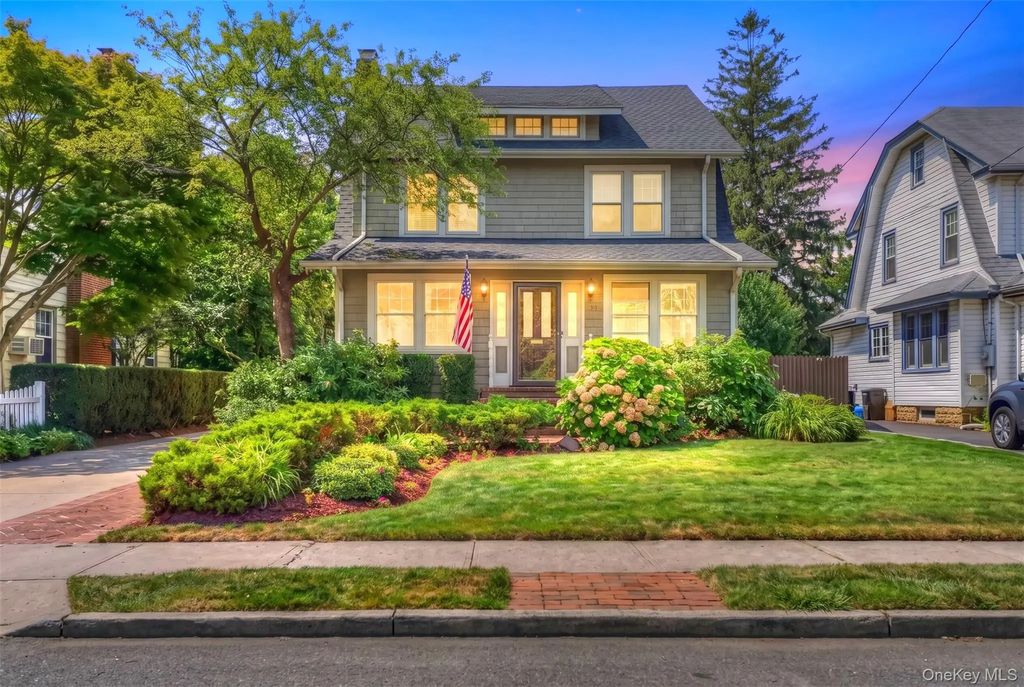 54 Denton Avenue, East Rockaway