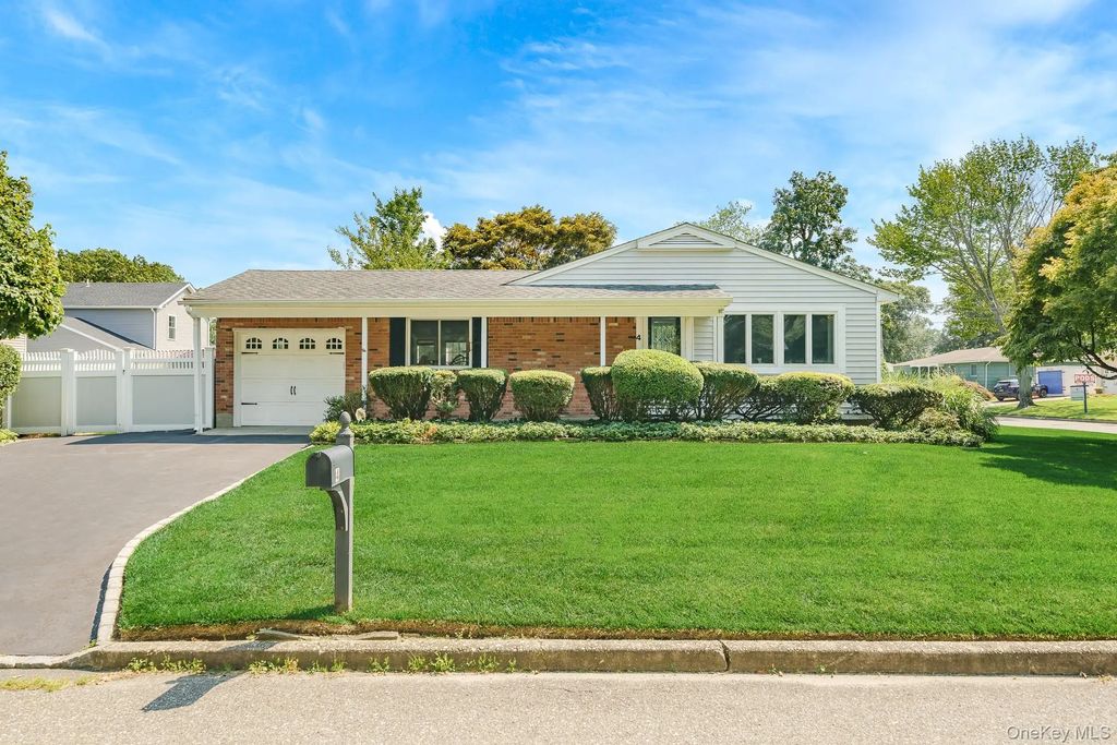 4 Oak Street, Port Jefferson Station