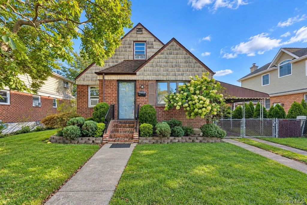 63 Ruby Street, Elmont