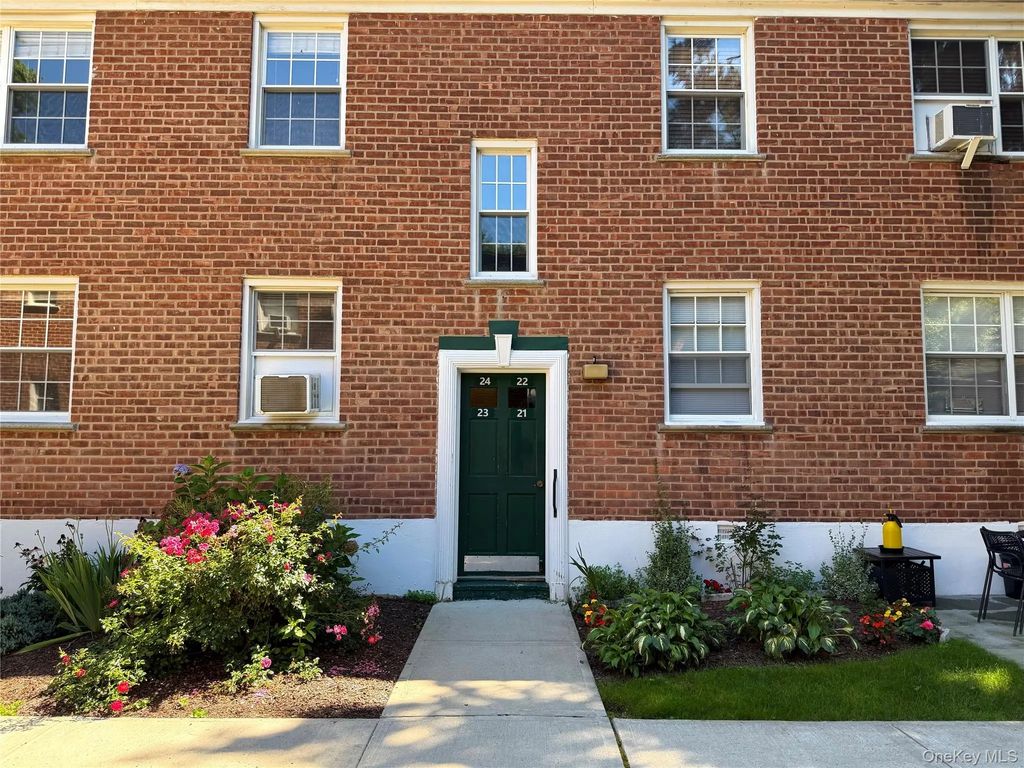 182 Pinewood Road # 23, Hartsdale