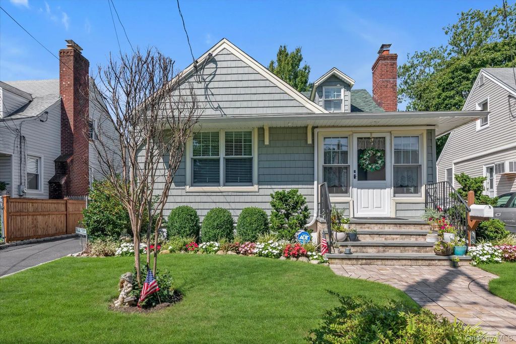 58 Alexine Avenue, East Rockaway