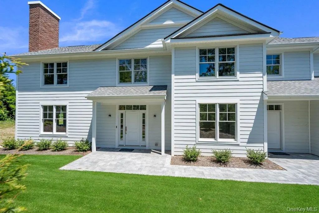 44 Plainview Road, Woodbury