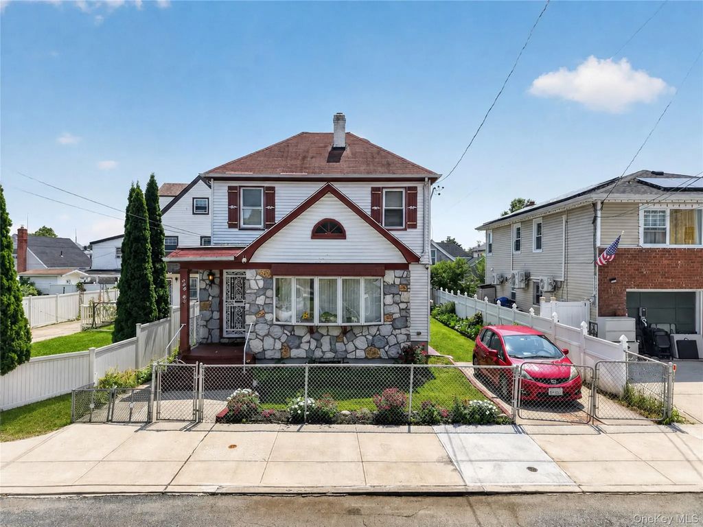 22118 110th Avenue, Queens Village