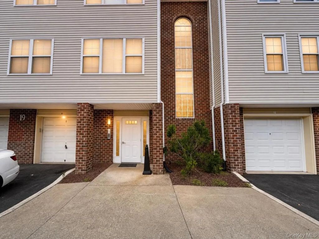 32 Deer Ct Drive, Middletown