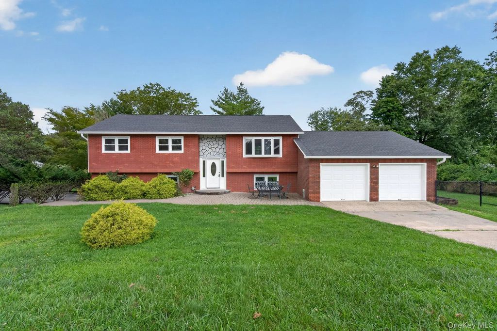 123 Lester Drive, Tappan