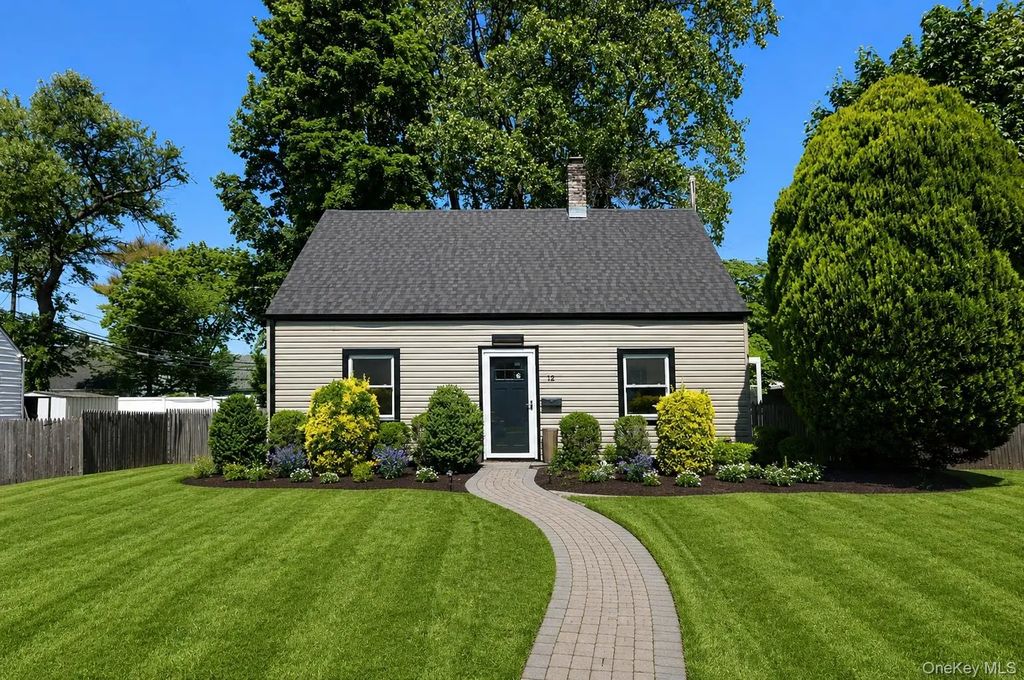 12 Garland, Westbury