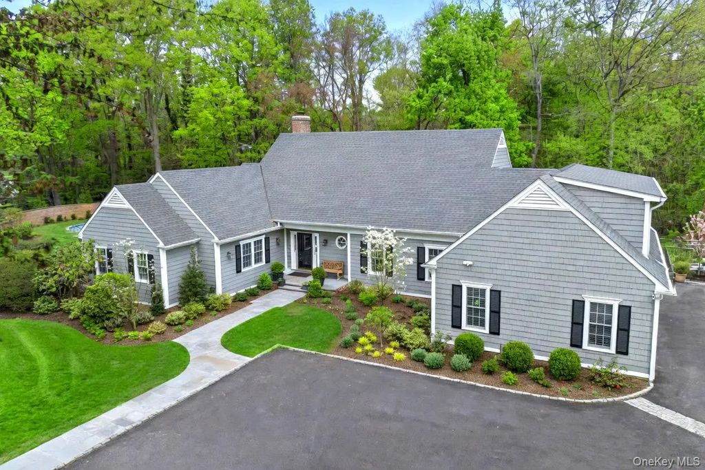 18 Matinecock Farms Road, Glen Cove