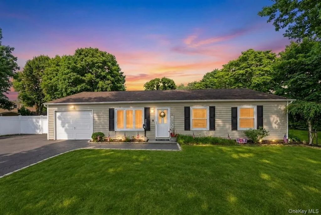 1 Lowell Road, Sayville