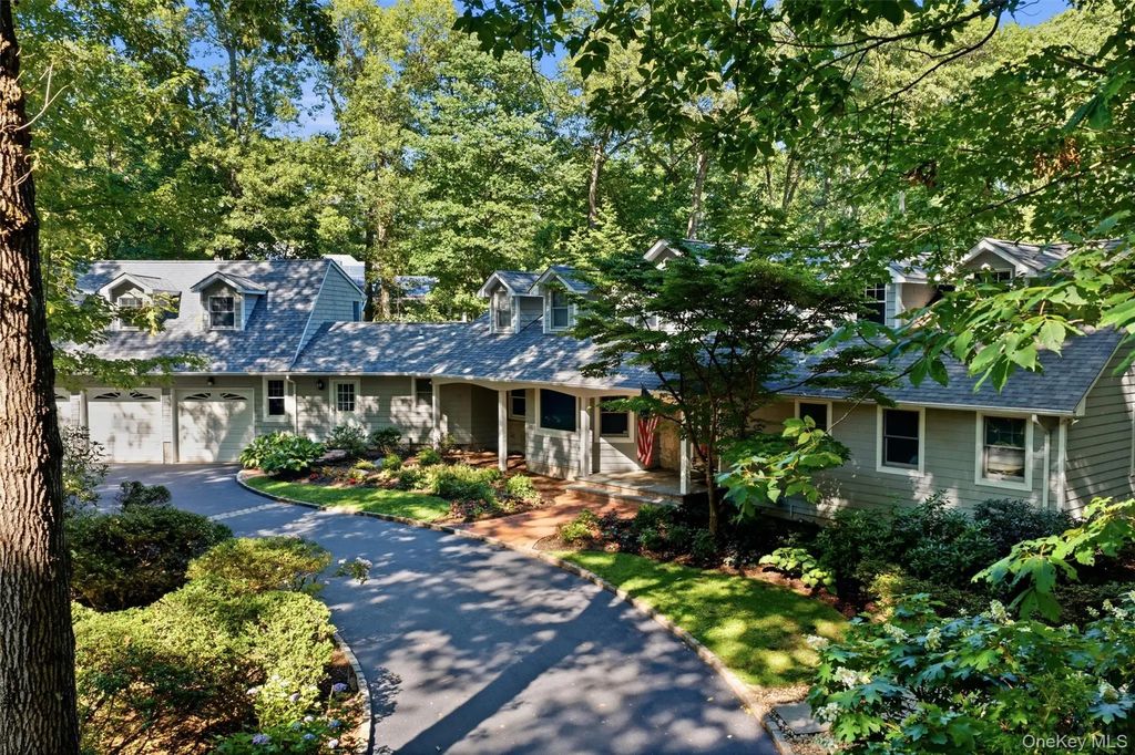 31 Crosby Place, Cold Spring Harbor