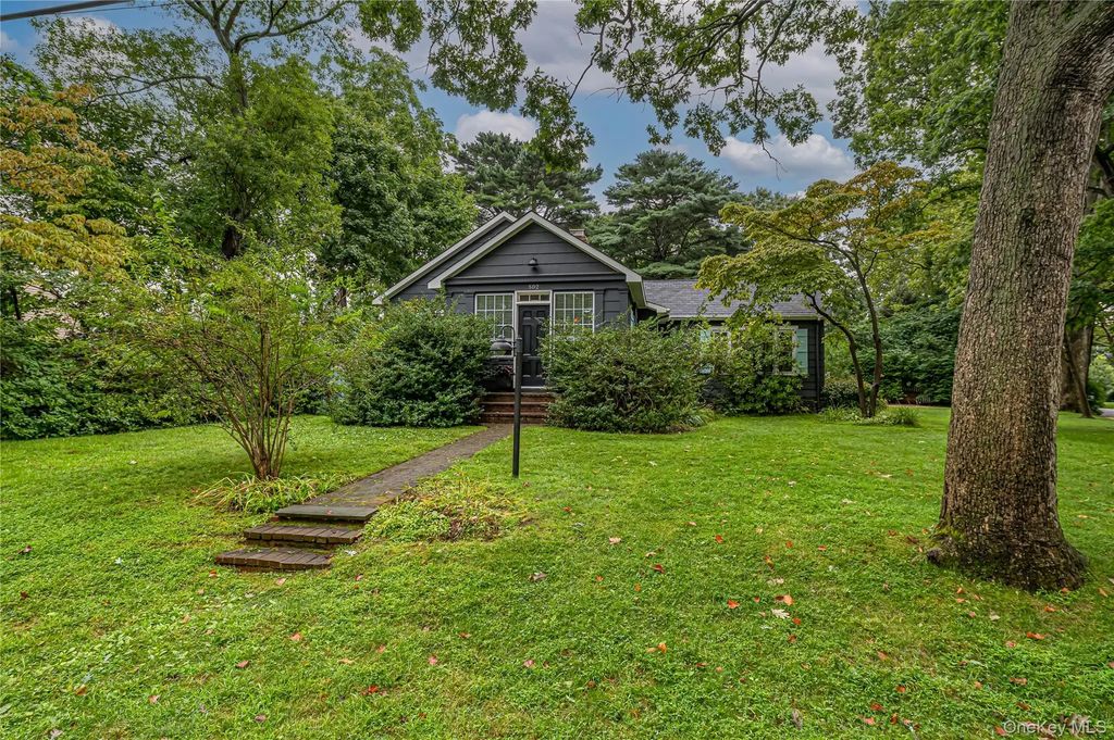 502 Brooklyn Boulevard, Brightwaters