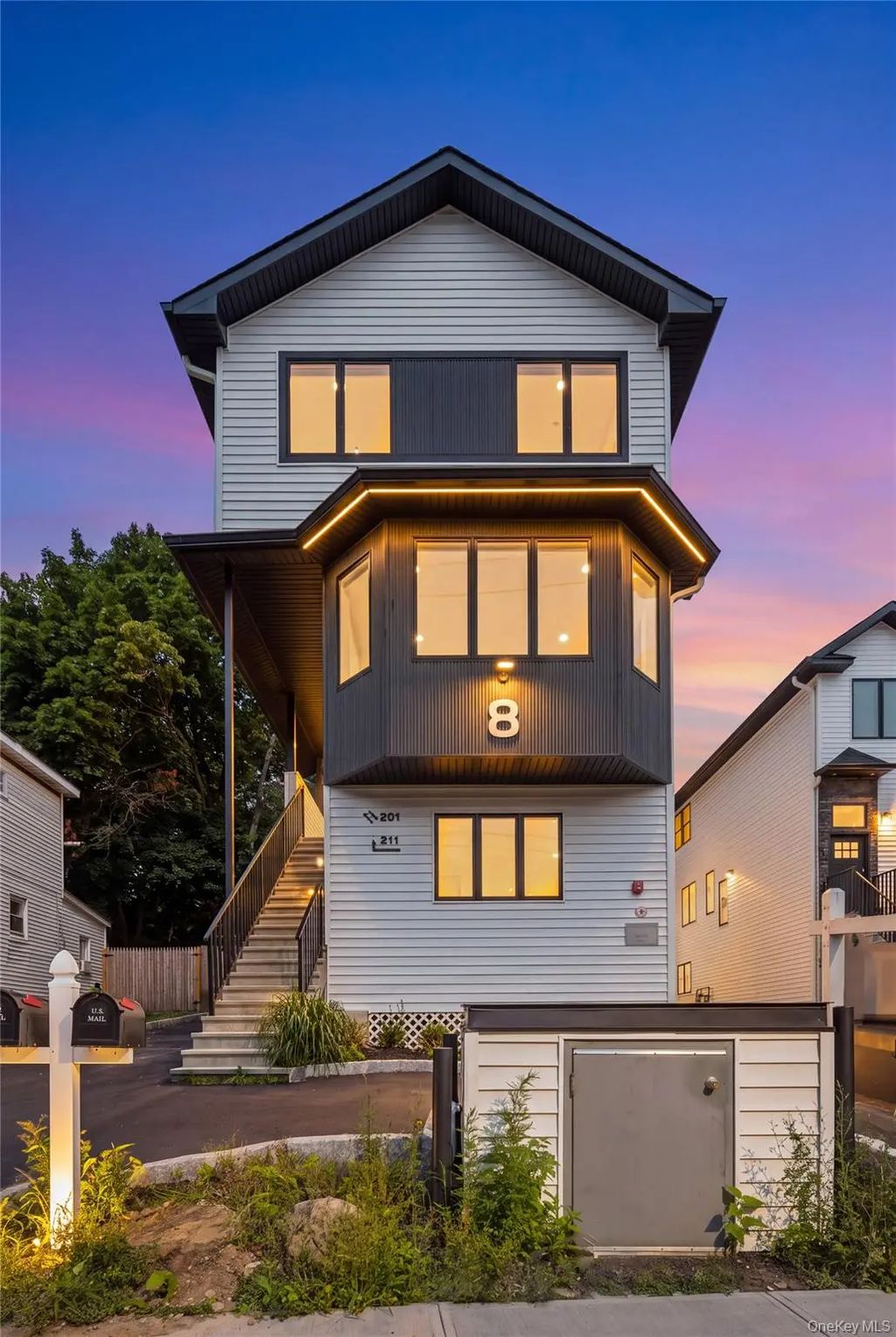 8 Memorial Park Drive, Spring Valley