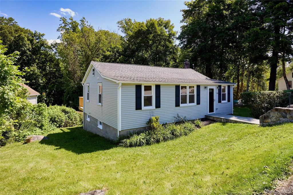 28 Brewster Drive, Carmel