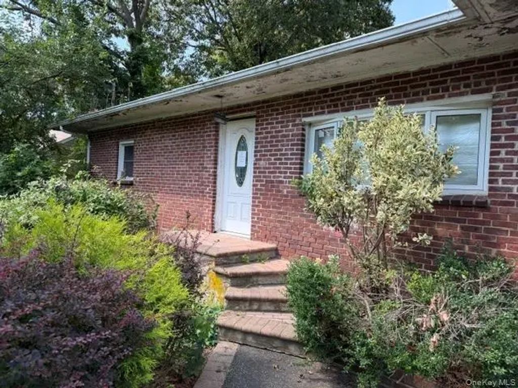 34 Raymond Court, Holbrook