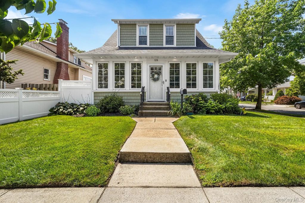 126 Rutland Avenue, Rockville Centre