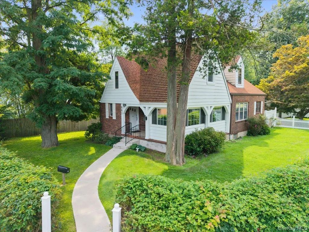 641 Secor Road, Hartsdale