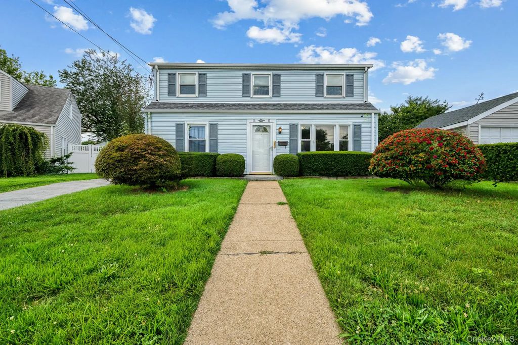 10 Park Court, Farmingdale