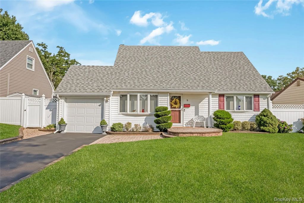 9 Linwood Avenue, Farmingdale