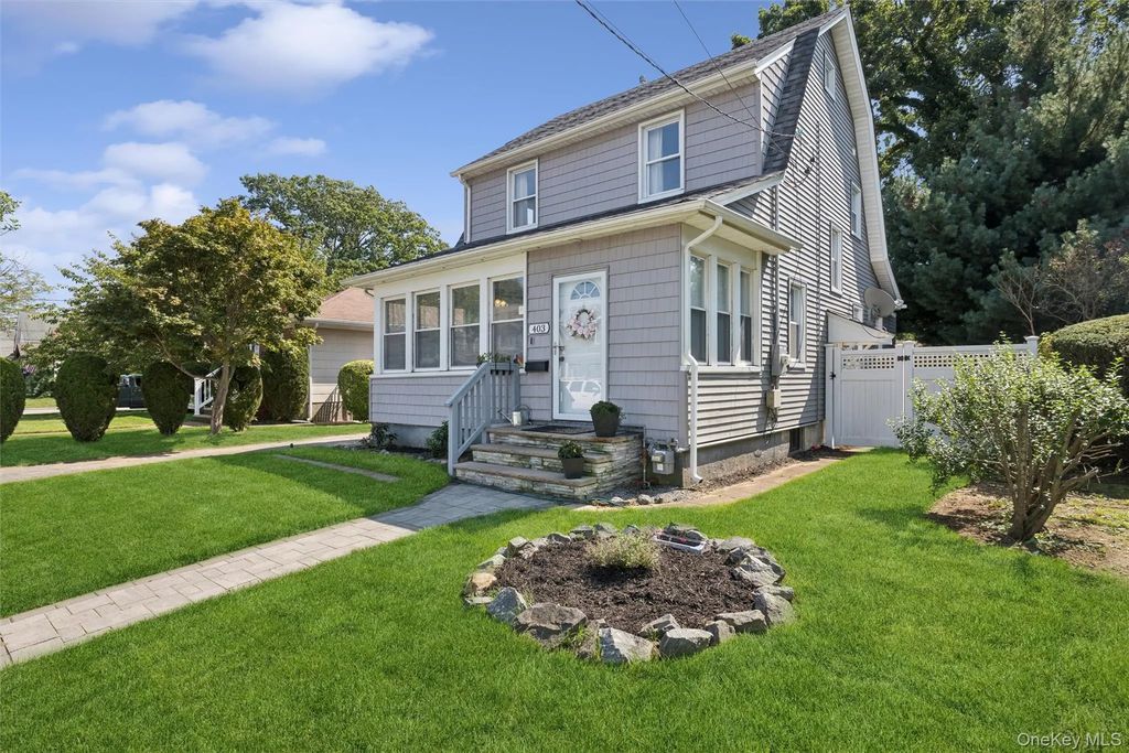 403 Clinton Street, Bellmore
