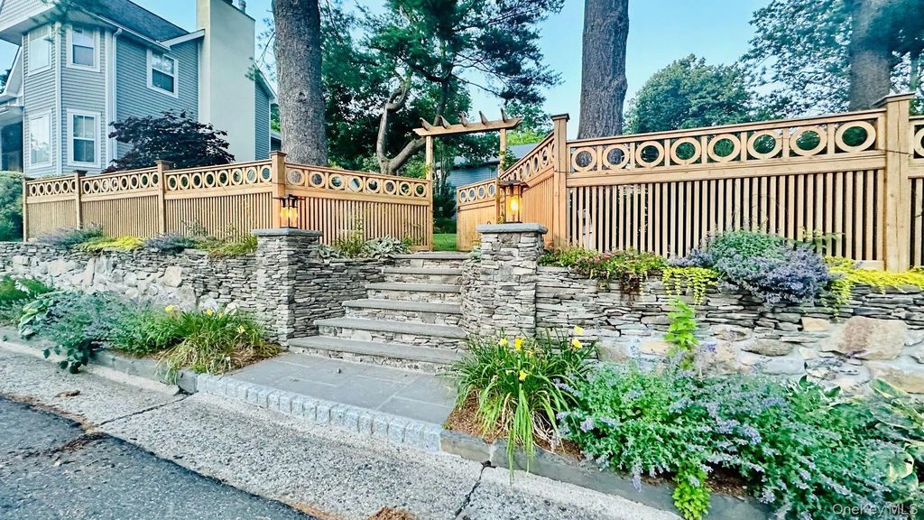 18 20th Avenue, Sea Cliff