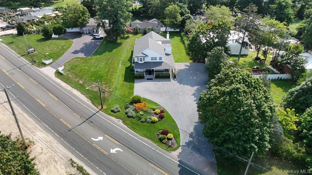 250 Montauk Highway, East Moriches