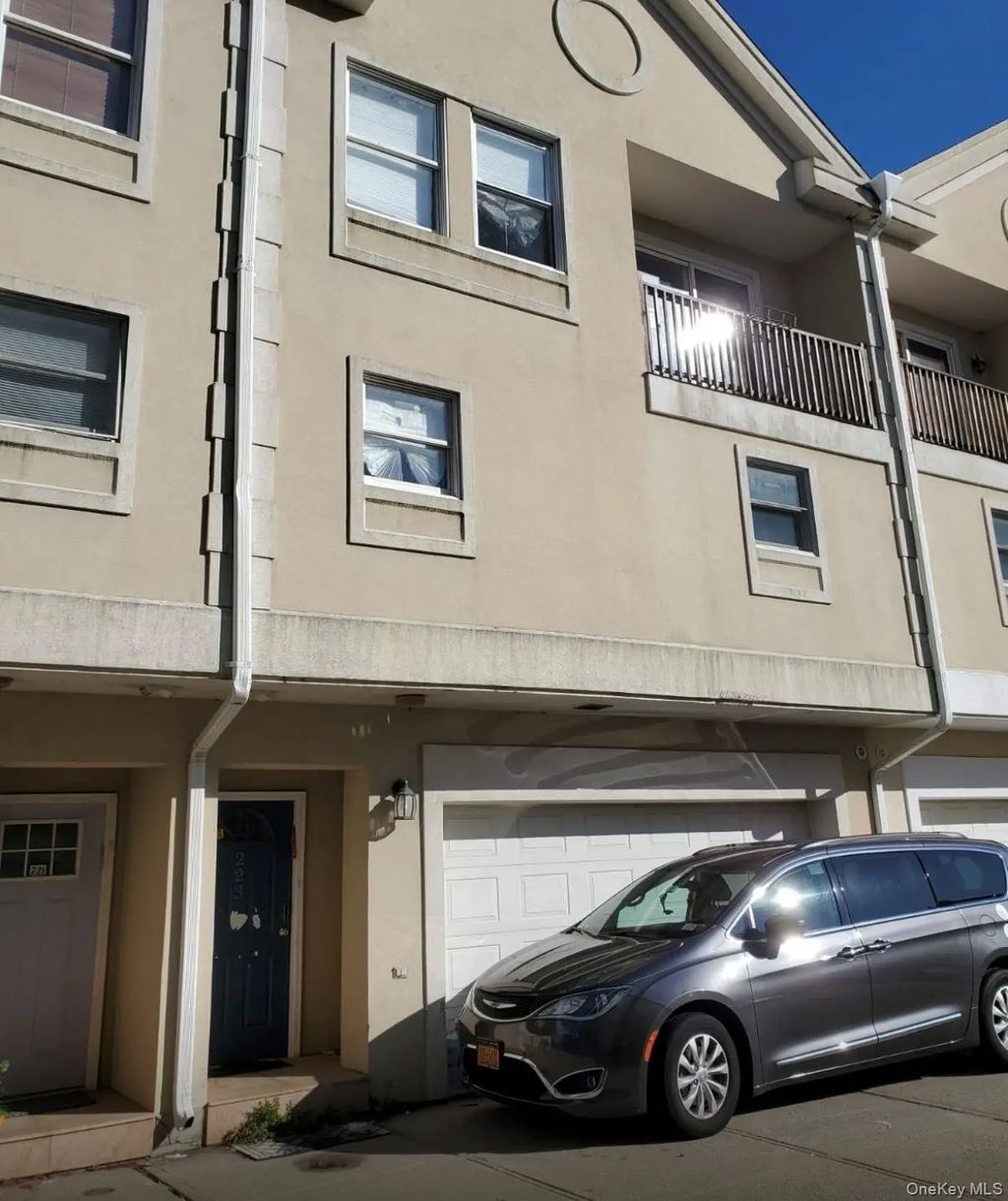 223 Beach 3rd Street, Far Rockaway