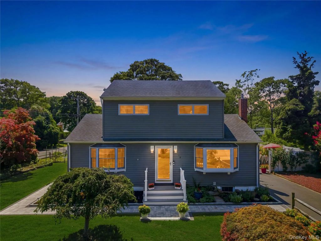 70 Fanning Avenue, Hampton Bays