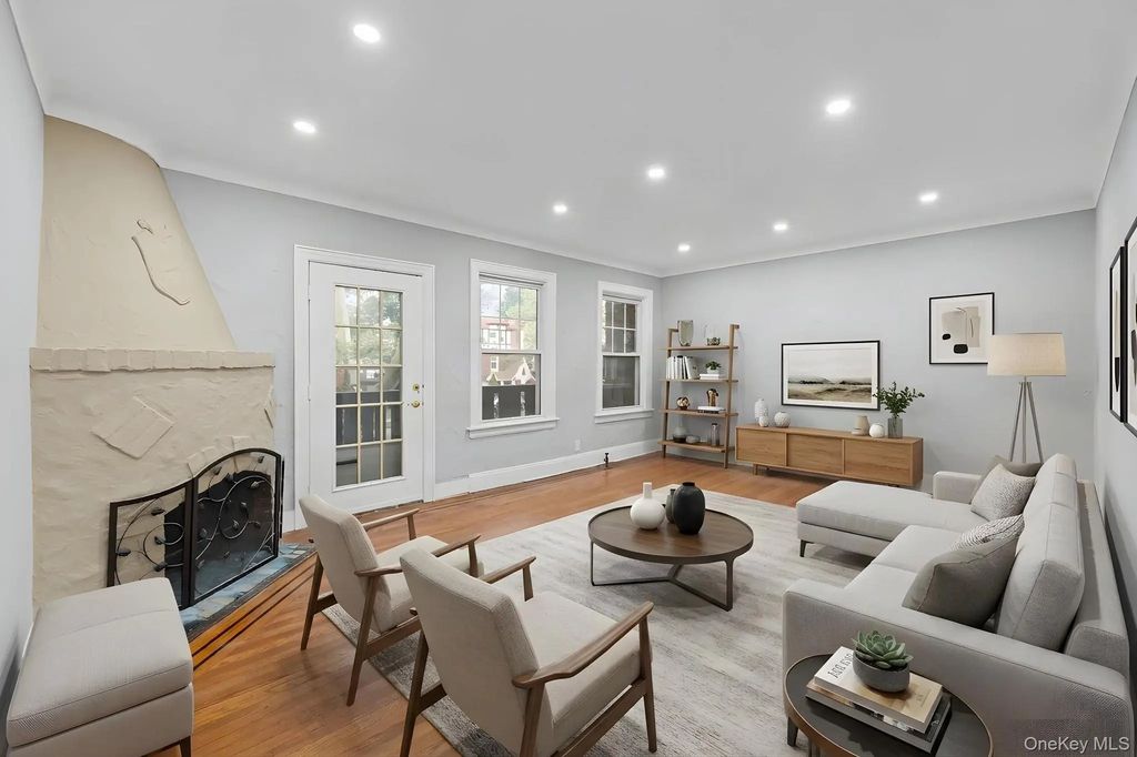 13314 Francis Lewis Boulevard, Laurelton