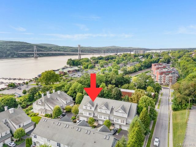 303 Bridgeview Drive, Poughkeepsie