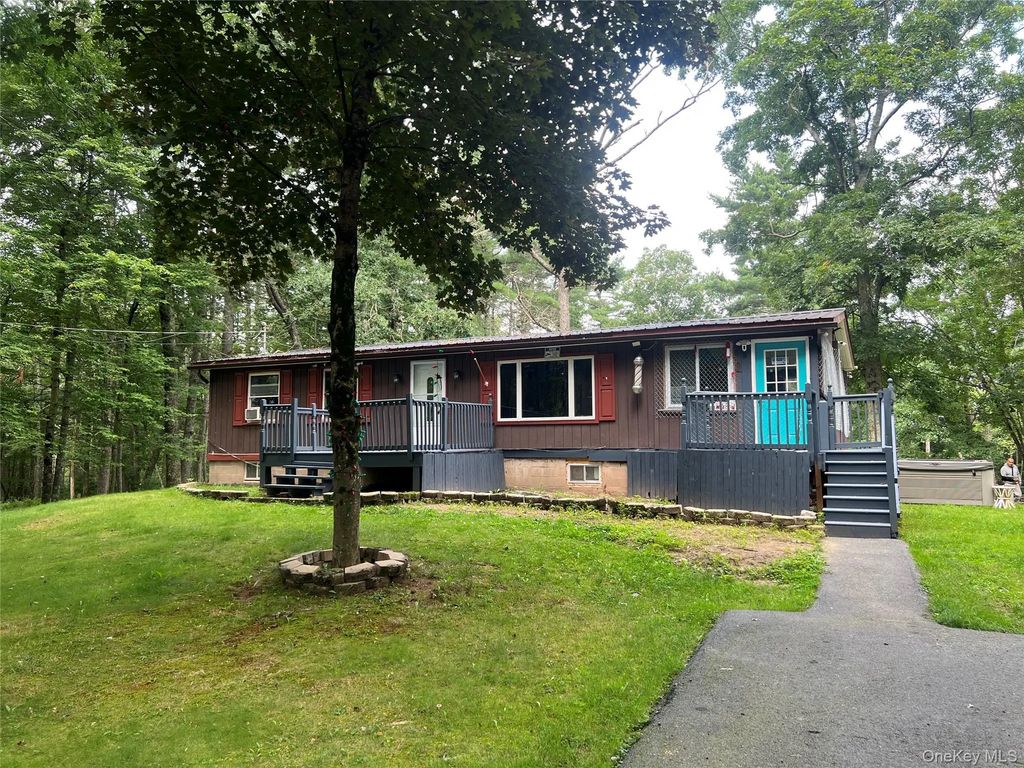 24 Frazier Road, Eldred