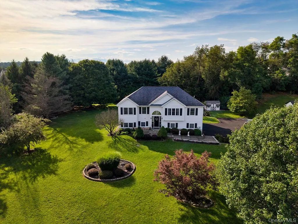 274 Robinson Lane, Wappingers Falls