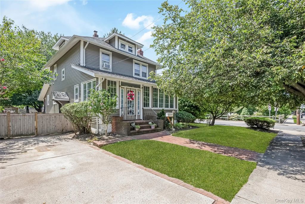 958 Thomas Avenue, Baldwin