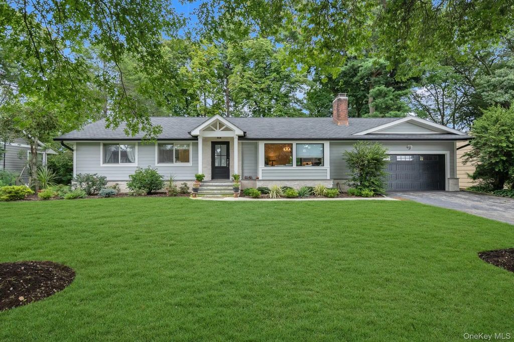 28 Reynolds Road, Glen Cove