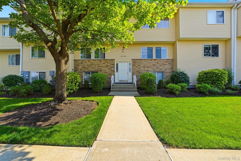 25 College Avenue # 707, Nanuet