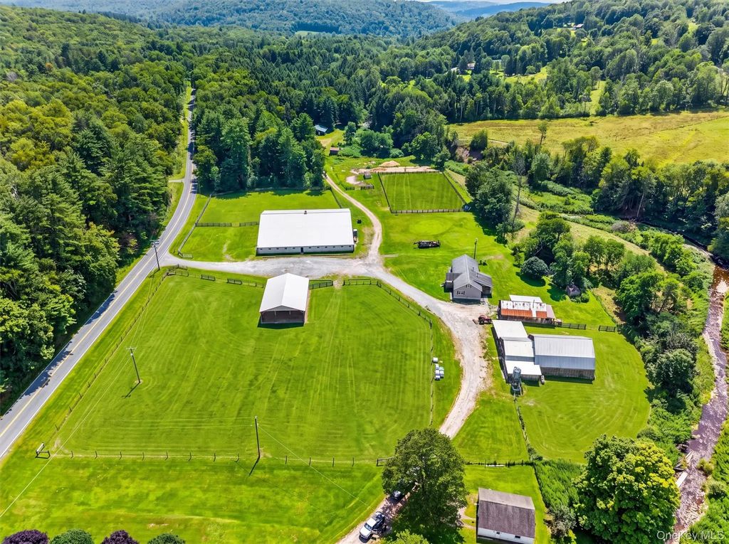 139 Callicoon Center Road, Jeffersonville