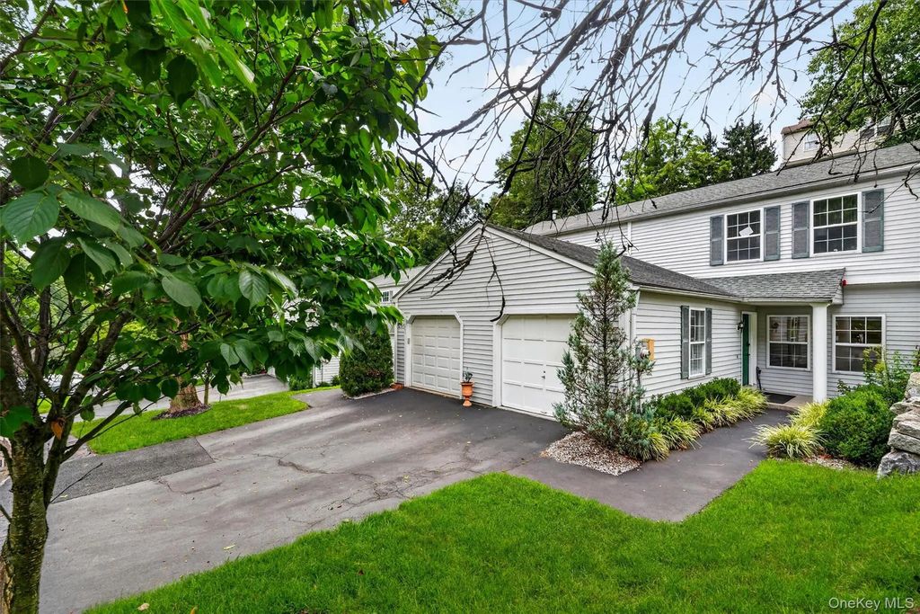 204 Watch Hill Drive, Tarrytown