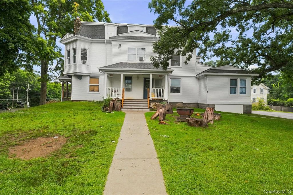 6-8 Hoyt Street, Brewster