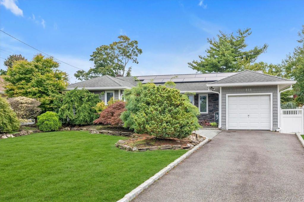 315 Cherry Place, East Meadow