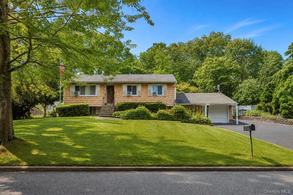 35 Hart Street, Port Jefferson Station