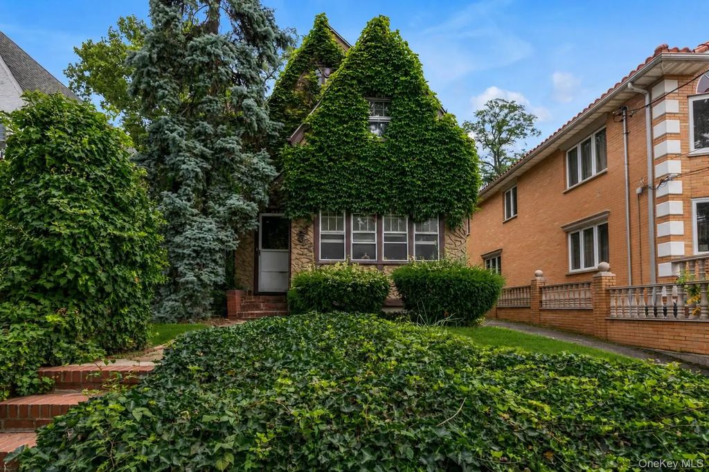 45-51 Zion Street, Little Neck