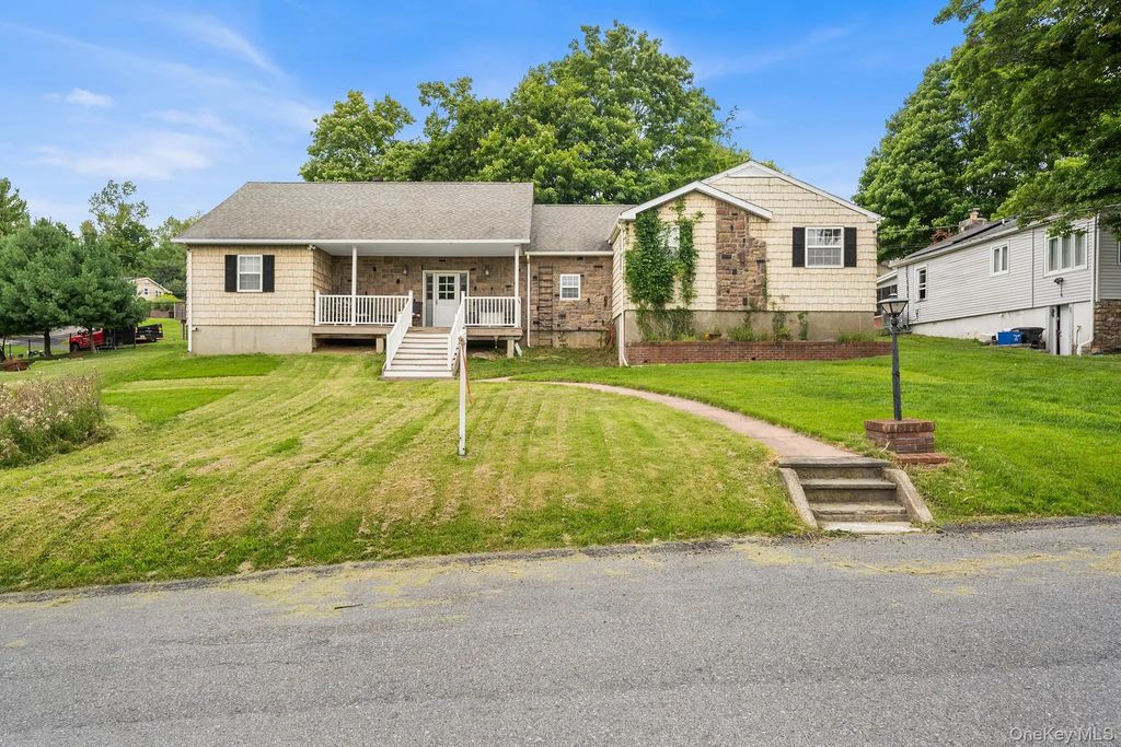 149 Valley View Avenue, Monroe