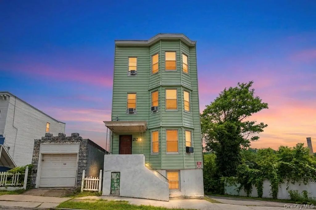 212 Edwards Place, Yonkers