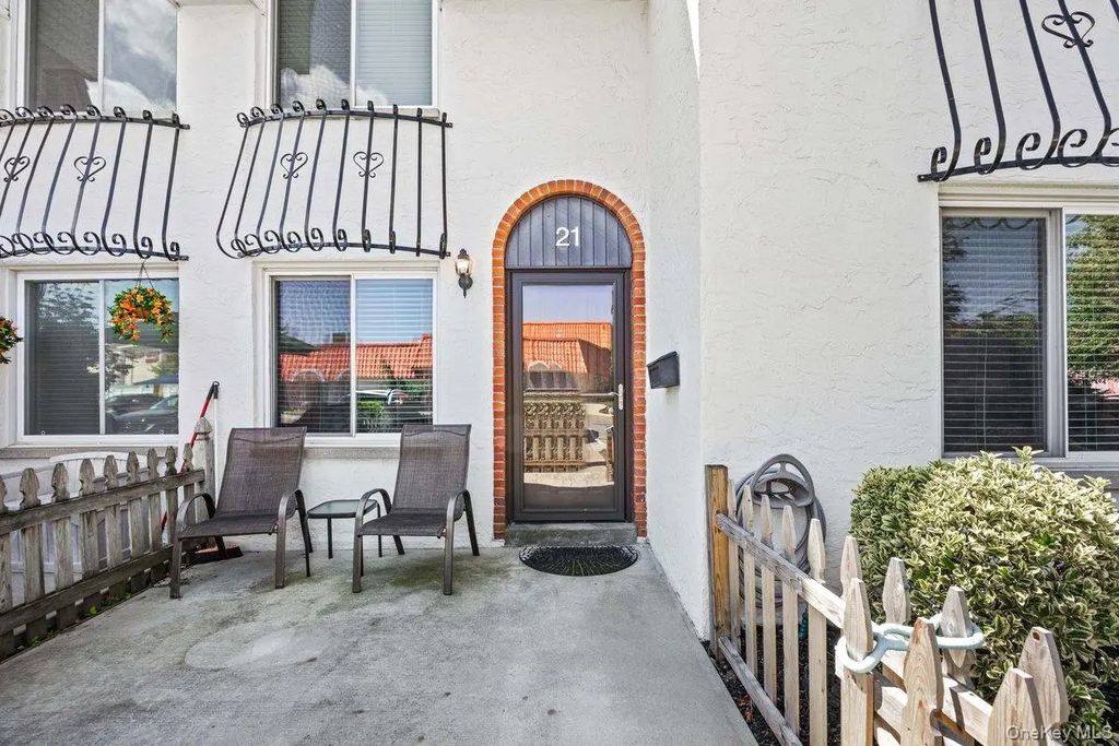 21 Alhambra Drive, Oceanside