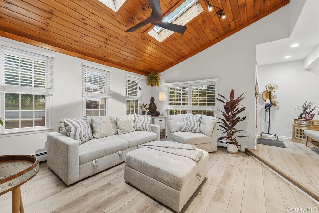 9 Morgans Way, Greenwood Lake