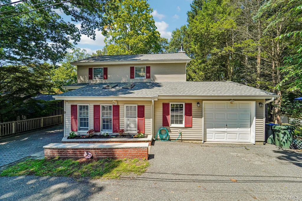 9 Morgans Way, Greenwood Lake