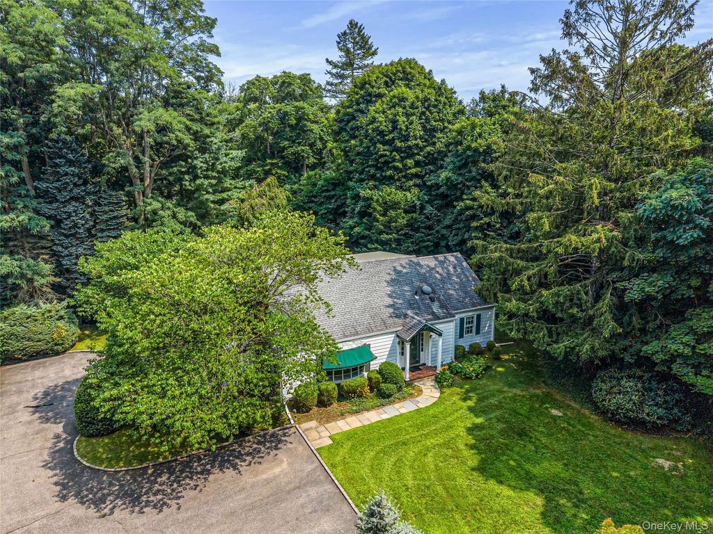 84 Bayville Road, Locust Valley