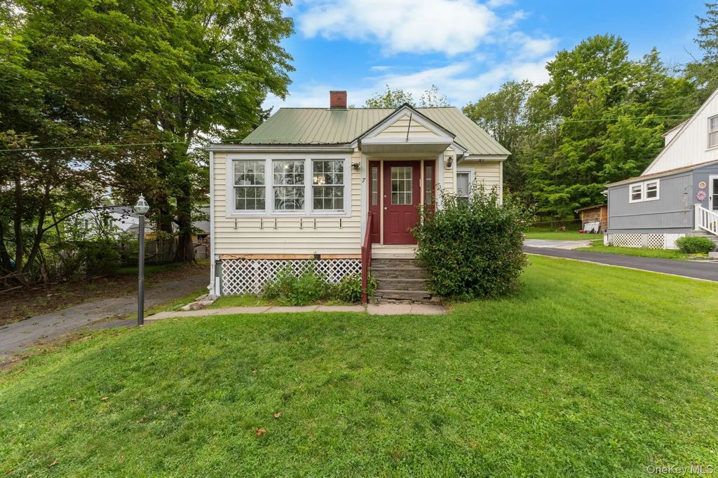7 Jones Terrace, Fallsburg