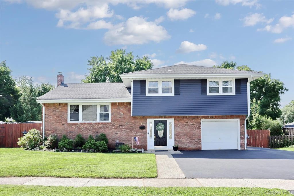 11 Crestwood Drive, Suffern